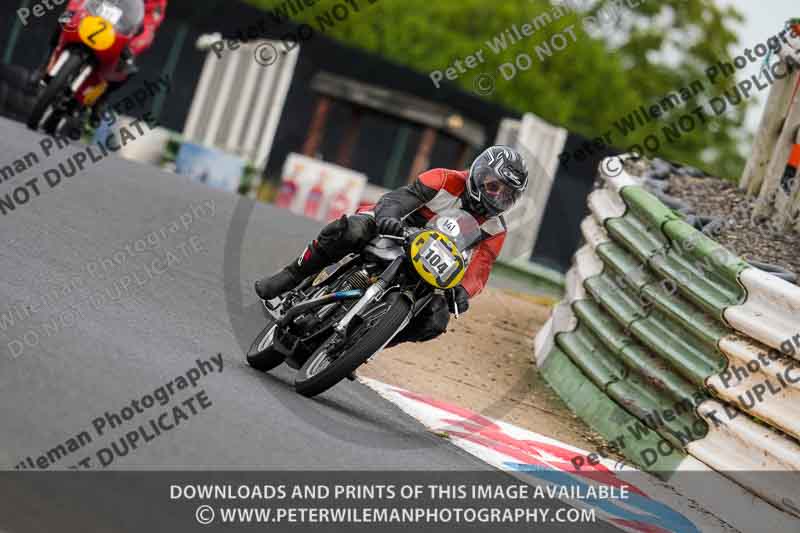 Vintage motorcycle club;eventdigitalimages;mallory park;mallory park trackday photographs;no limits trackdays;peter wileman photography;trackday digital images;trackday photos;vmcc festival 1000 bikes photographs